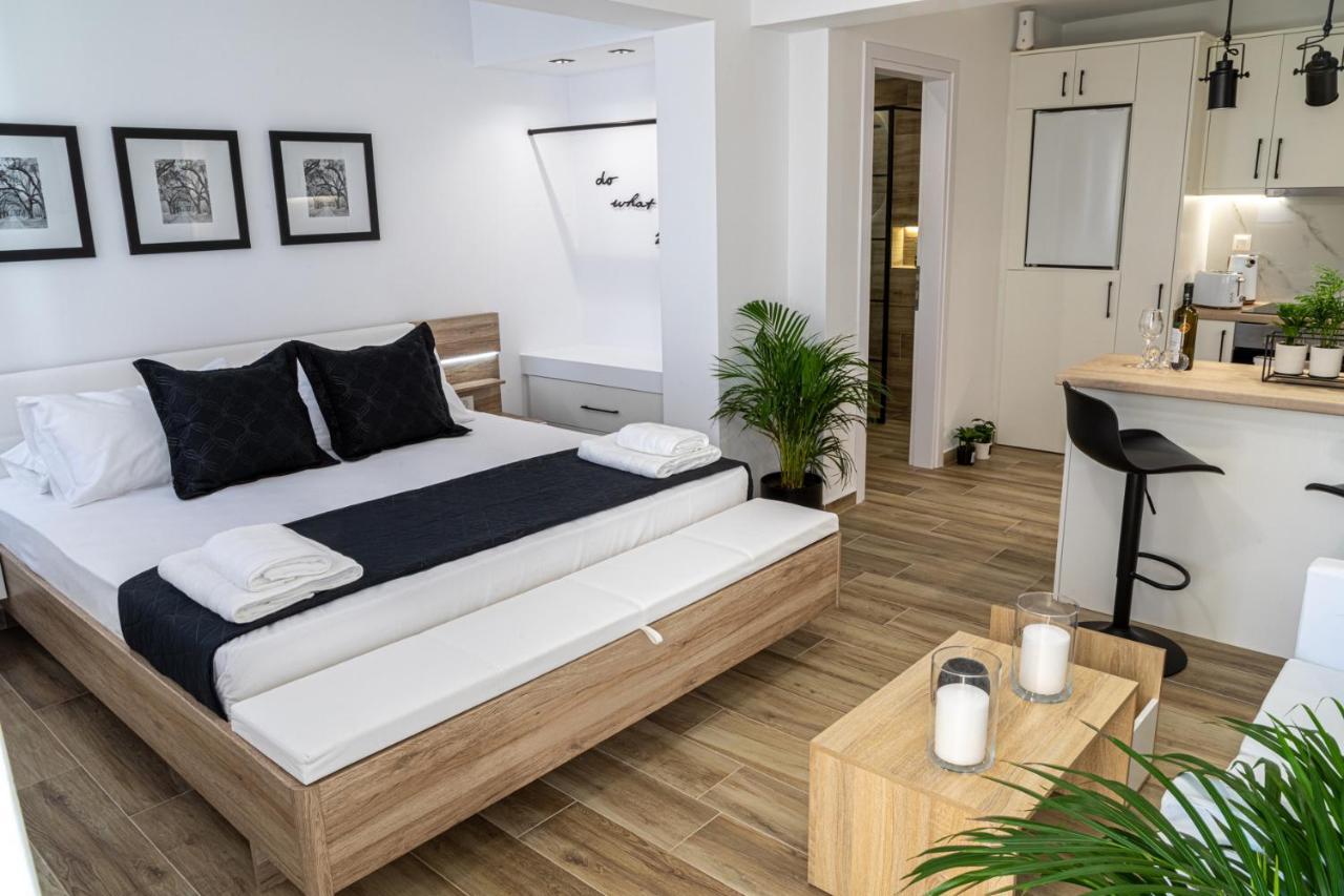 Sandra'S Luxury Studio Apartment Tolo Exterior photo