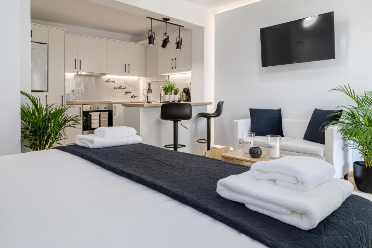 Sandra'S Luxury Studio Apartment Tolo Exterior photo